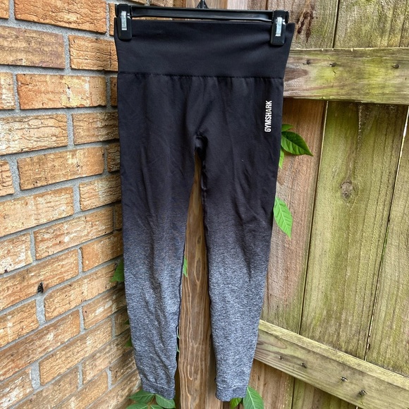 Gymshark Black and Gray Leggings for Ultimate Performance - Picture 1 of 3